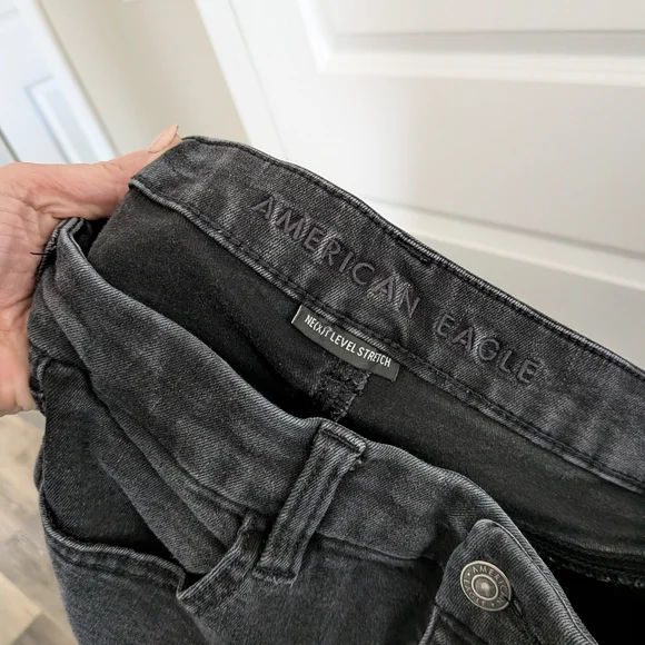 Black High-Waist Women’s Jeans - Picture 3 of 4